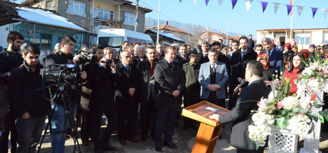 Deri Dikiş Atölyesi Yoğun Katılımla Açıldı